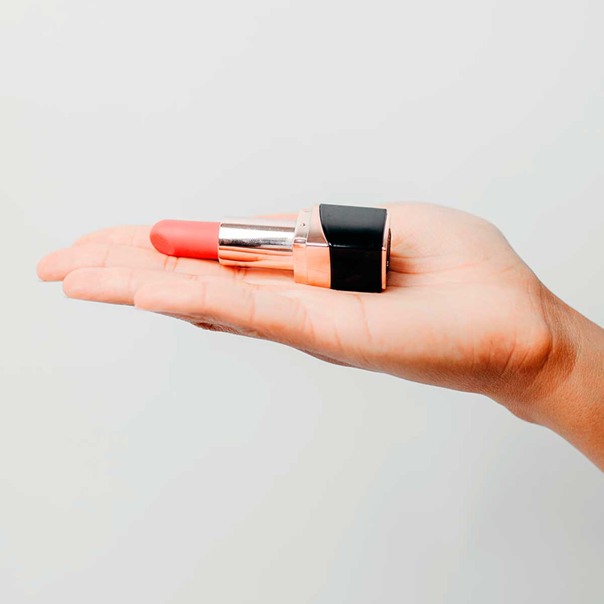 Discreet Lipstick Vibrator - Image 3