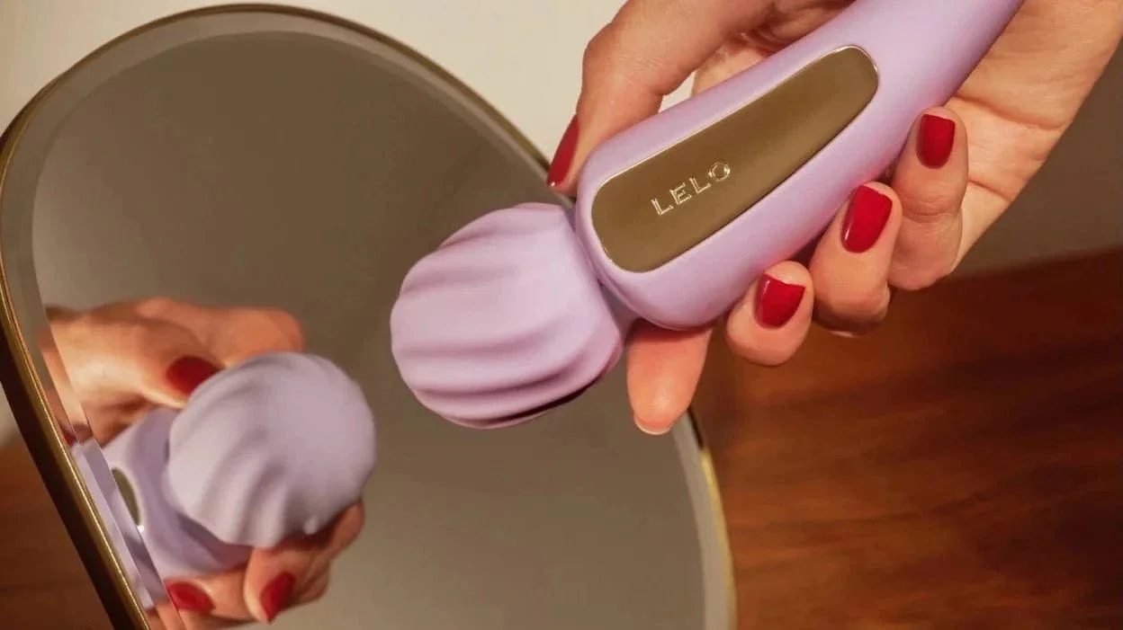 Lelo Switch Double-Sided Wand Vibrator - Image 3